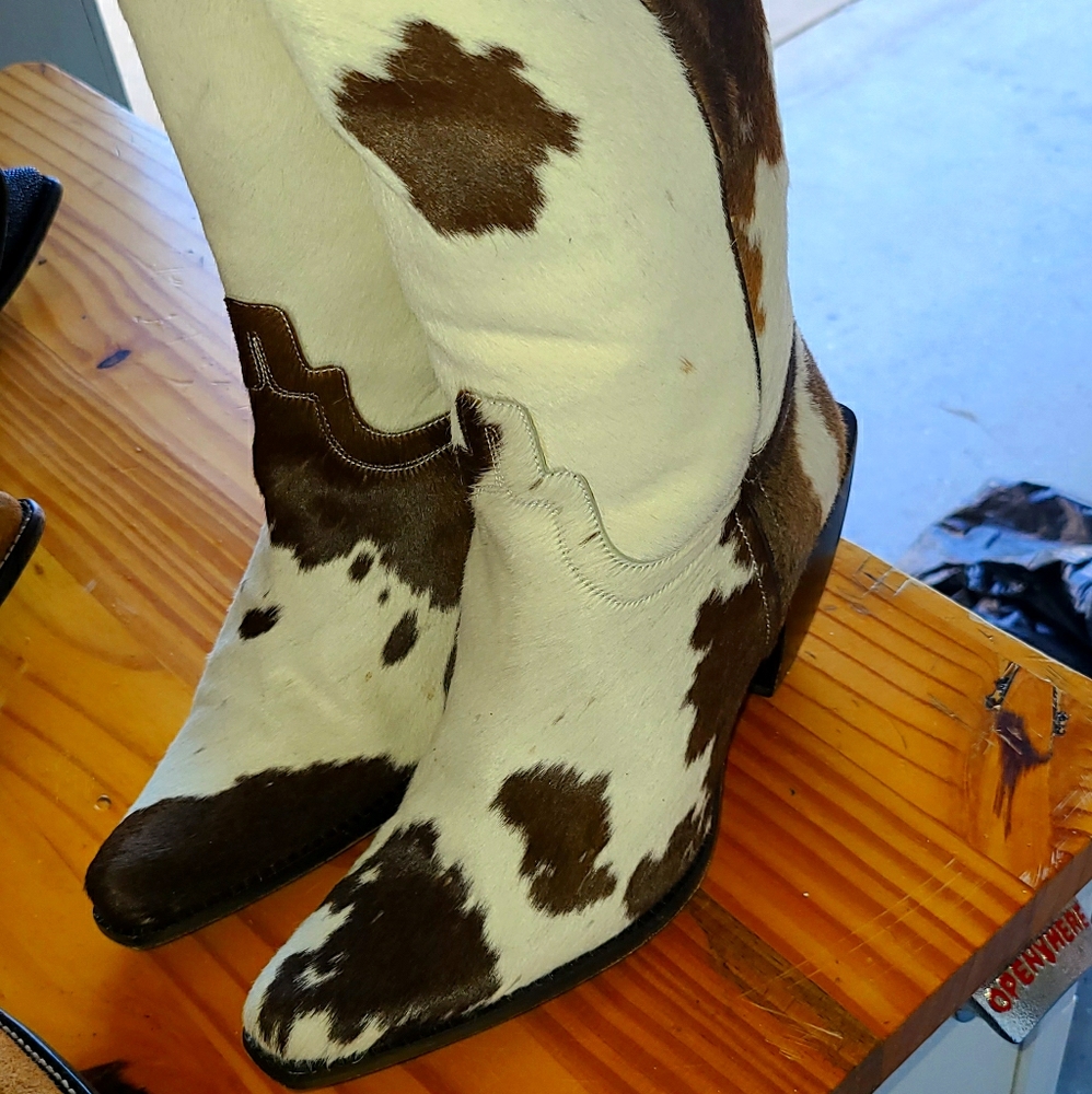 Cowboy boots for women DP beautiful like new
